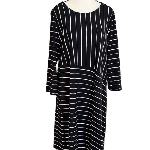 HABITAT Soho Stripe Swing Dress Shift Black White Womens Size Large Asymmetrical - Picture 2 of 9